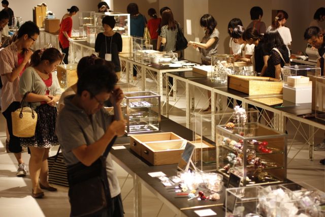 アクセサリー会場02.jpg