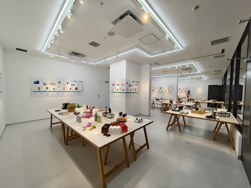 渋谷ヒカリエ8CUBE昭和100年パッケージデザイン展 (1).JPG