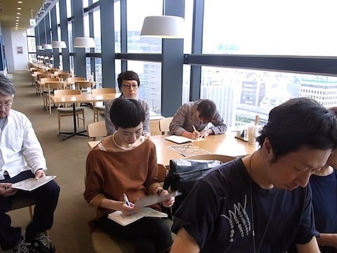 出汁とりスタッフ.JPG
