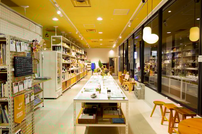 d47_design-travel-store_interior01