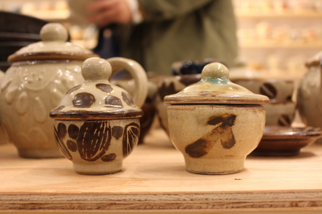 作家さん同士のつながりも強いそう。右は親方、左がお弟子さんの作