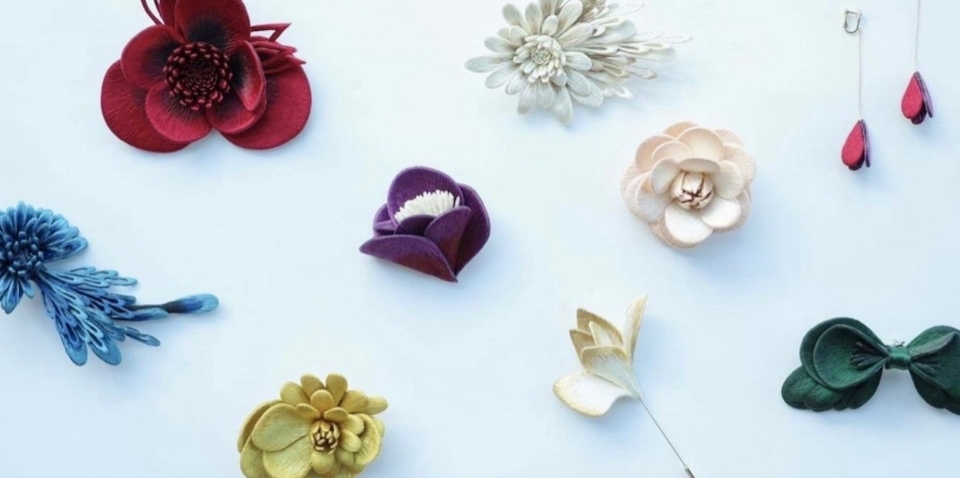 emi takazawa フラワーピアス 刺繍 シルク 箱付き 高澤恵美 刺繍花のアクセサリー